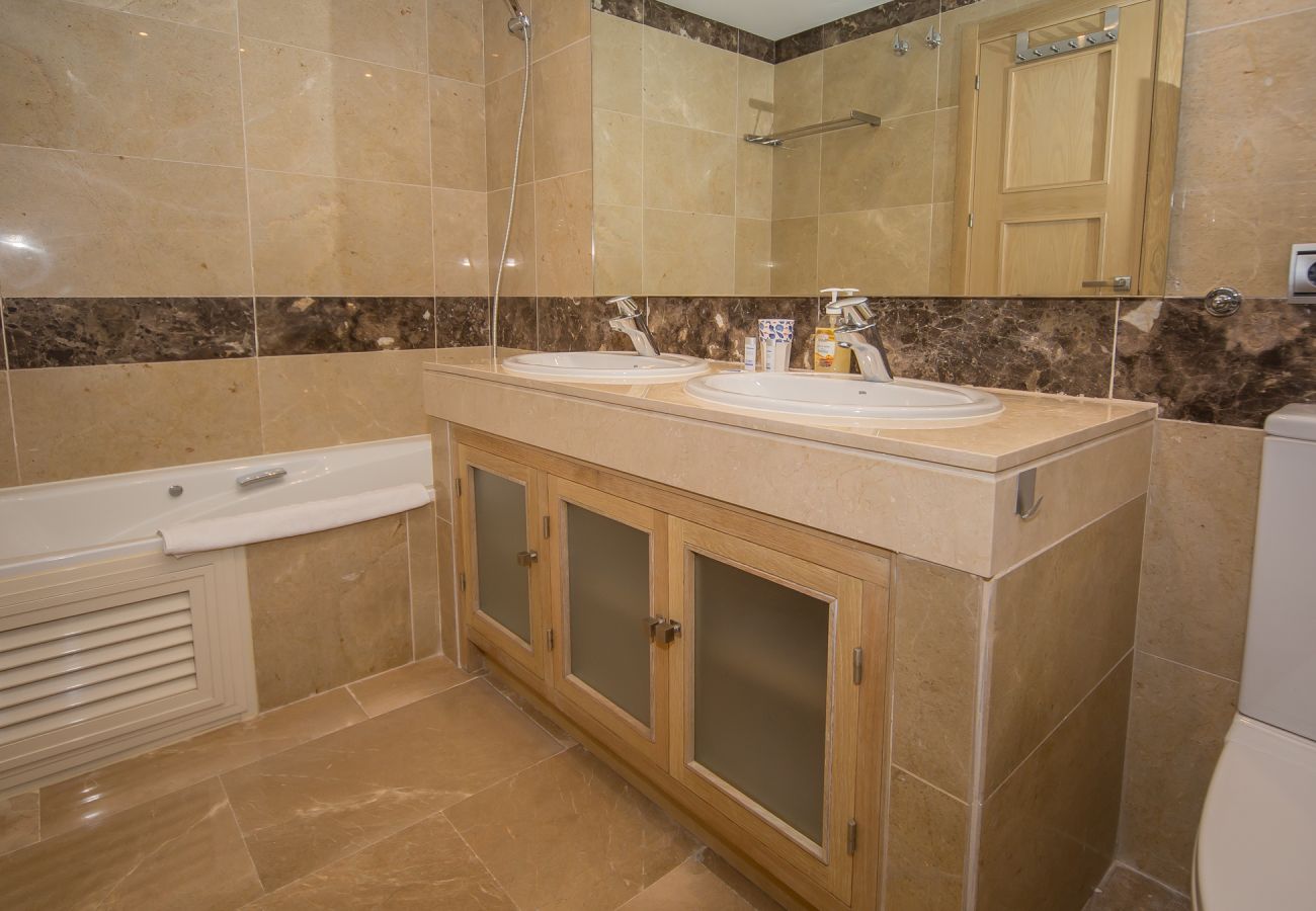 Apartment in Manilva - Marina del Castillo 302